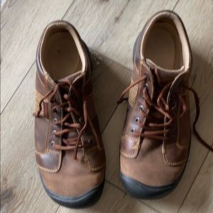 Men’s Keen Austin leather shoes size 12